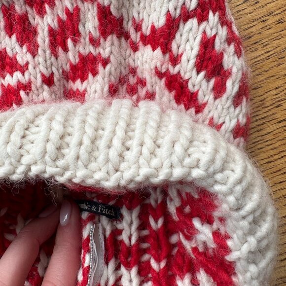 ABERCROMBIE & FITCH Red & White Pom Pom Hat - Picture 4 of 4